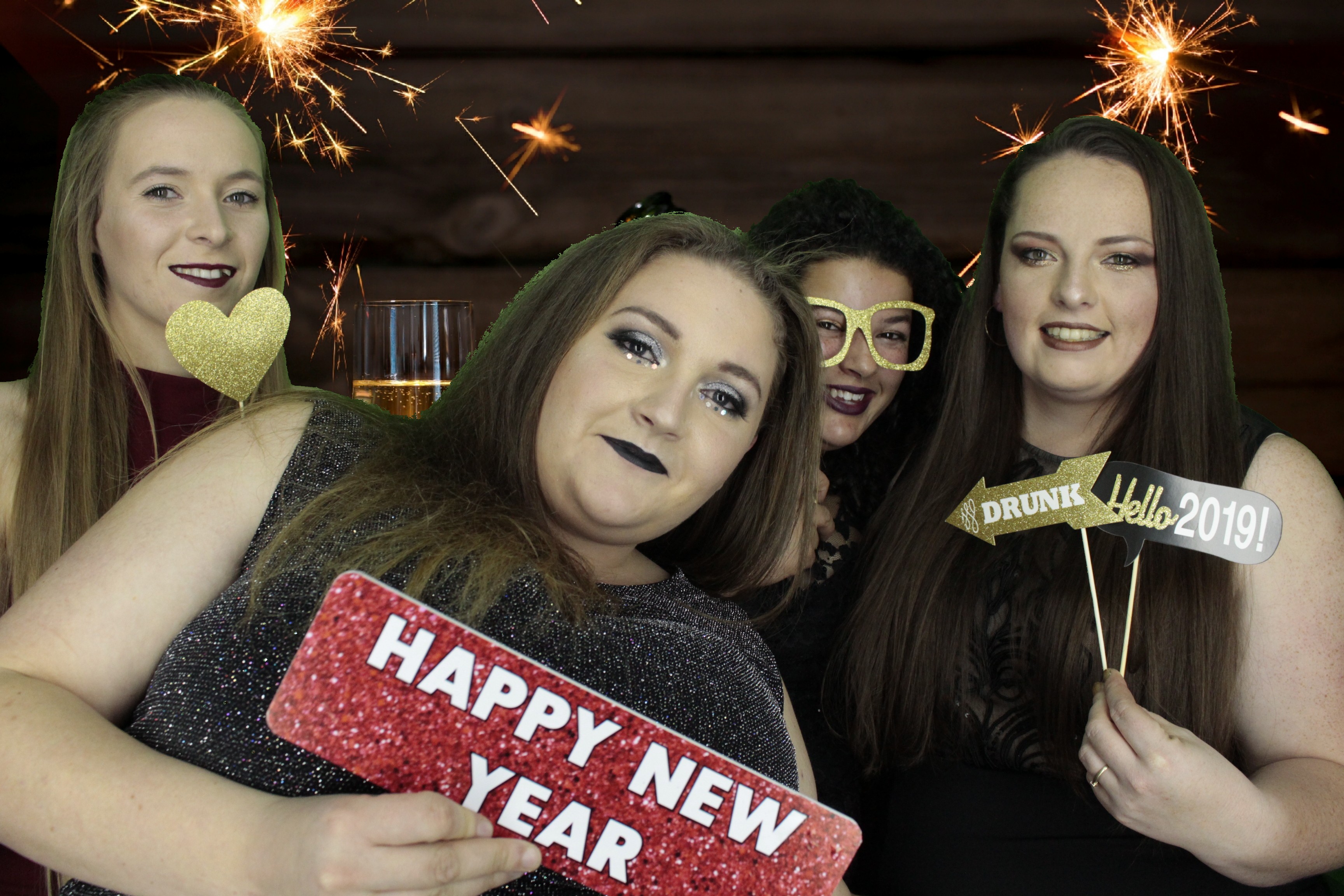 New Years Eve Party Silvermere | View more photos from the event at gallery.myphotoboothexperience.co.uk/u/MyPhotoBoothExperienceLtd/New-Years-Eve-Party-Silvermere
